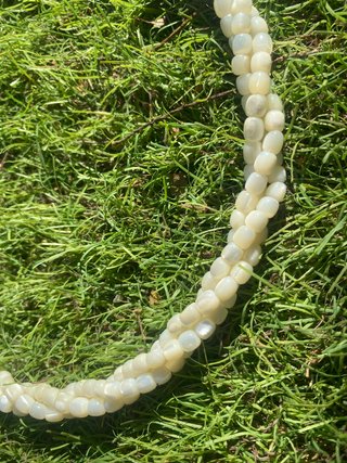 Collar de perlas trenzado