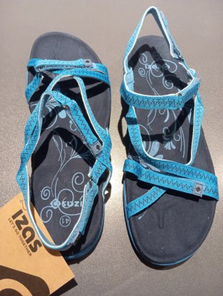 Sandalias IZAS TENA V3 azul Turquesa T.41 NUEVAS