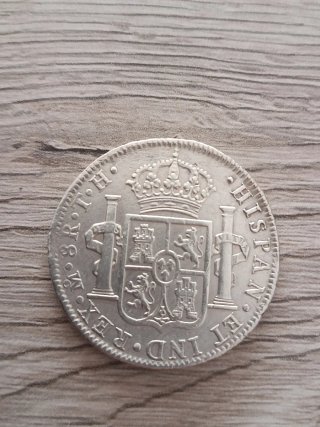 3 Monedas 8 Reales