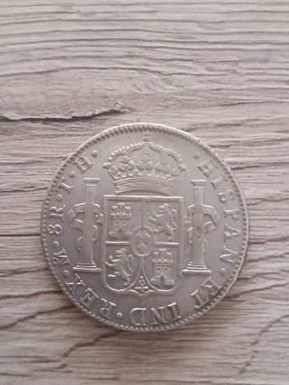 3 Monedas 8 Reales