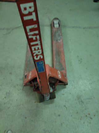 Transpaleta manual BT LIFTERS