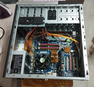 Torre PC Sobremesa Gigabyte Negra/Plata