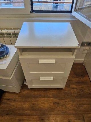 2 Mesitas de Noche Blancas IKEA