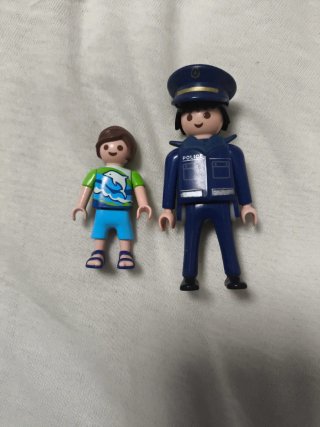 Figuras Playmobil Policía y Niño