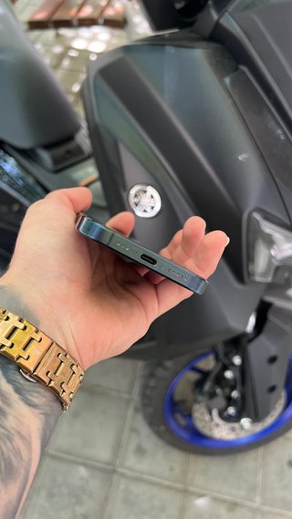 iPhone 15 Pro azul