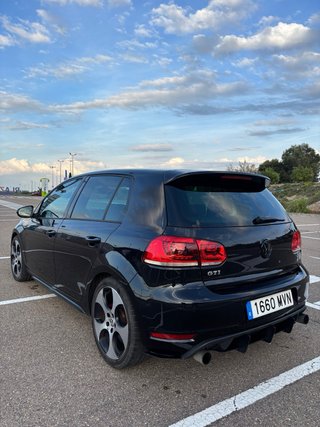 Volkswagen Golf GTI DSG
