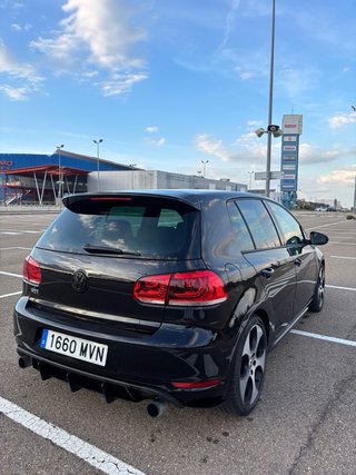 Volkswagen Golf GTI DSG
