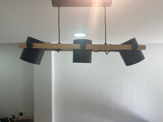 Lámpara de techo madera y metal