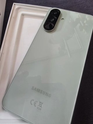Samsung Galaxy A56 5G 256GB verde oliva NO SE REBA