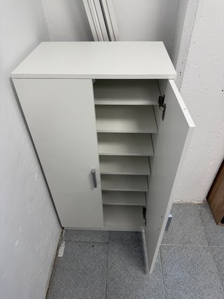 Zapatero blanco de plástico
