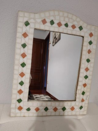 Espejo de pared con marco de mosaico artesanal