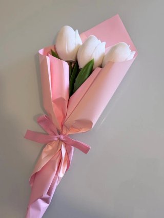Mazzo di 3 tulipani bianchi