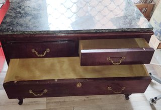 Cómoda antigua madera mármol
