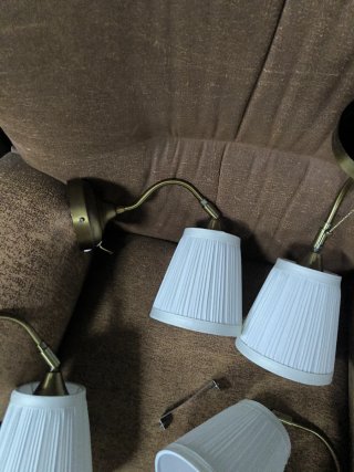 Lámpara de mesa vintage Ikea dorada