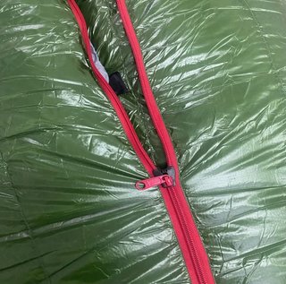 Saco de plumón Flames Creed alta calidad
