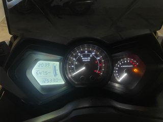 Wottan Storm-T 125cc con baúl GIVI 34L