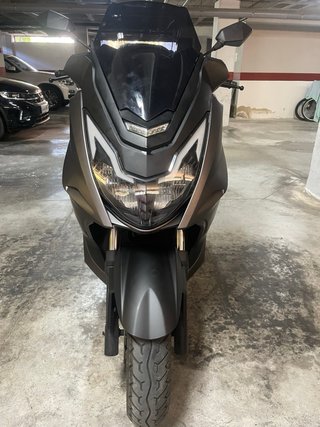 Wottan Storm-T 125cc con baúl GIVI 34L