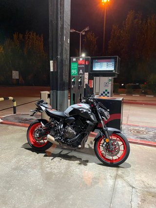 Yamaha MT-07 Negra y Roja