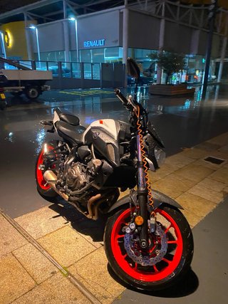 Yamaha MT-07 Negra y Roja