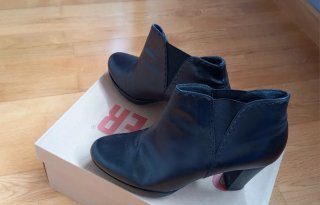 Botín Mujer Camper Negro Tacón