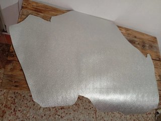 Piel de vacuno plateada
