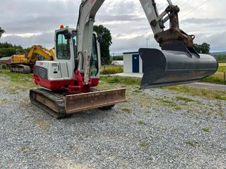 Excavadora Takeuchi TB250