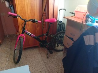 Bicicleta niña BTWIN rosa y negra