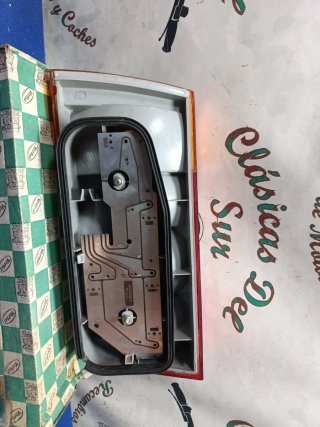 Piloto trasero derecho Peugeot 505