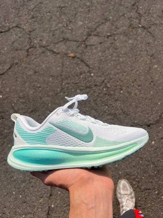 Nike Vomero 18