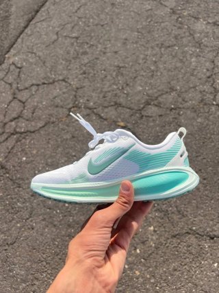 Nike Vomero 18