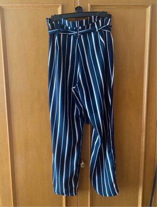 Pantalón recto rayas azul y blanco con cinturón