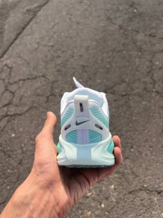 Nike Vomero 18