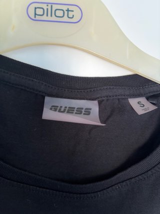 Camiseta Guess Negra Logo