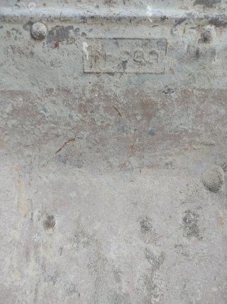Carretilla de mano metálica