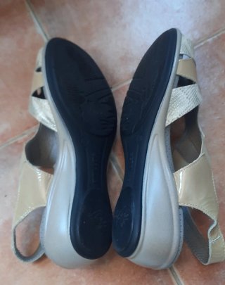 Sandalias Pitillos Beige y Plata
