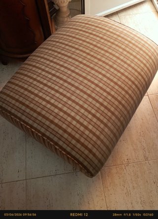 Taburete XXL ,de tela a cuadros