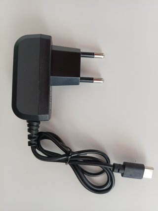 TELÉFONO MAXFONE B20. (TRES SIM). Tfno: 601444725.