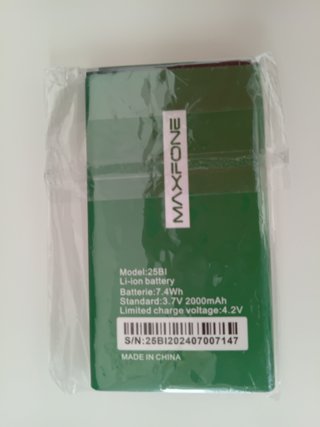 TELÉFONO MAXFONE B20. (TRES SIM). Tfno: 601444725.