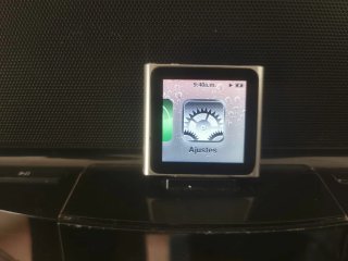 iPod Nano 6ª Gen + Base Altavoz Philips Negra
