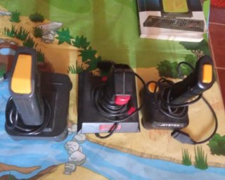 3 Joysticks Amstrad 646, sevenden juntos o por sep