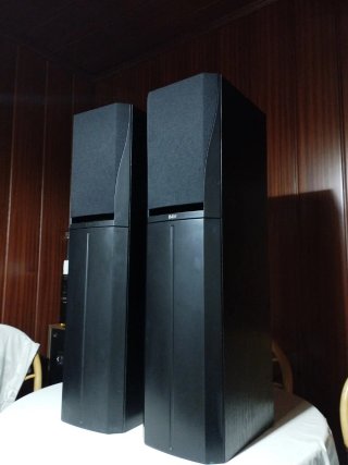 Altavoces Bowers & Wilkins Negros