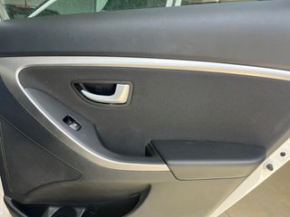 Se vende Hyundai i30 . Diésel .