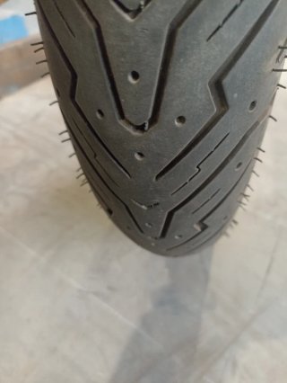Rueda pirelli  para moto kymco 100/80-16