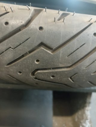 Rueda pirelli  para moto kymco 100/80-16