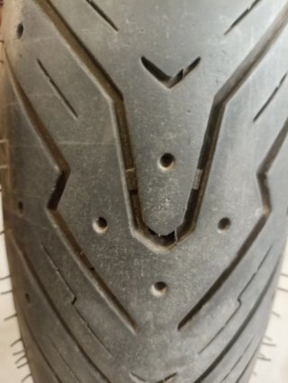 Rueda pirelli  para moto kymco 100/80-16