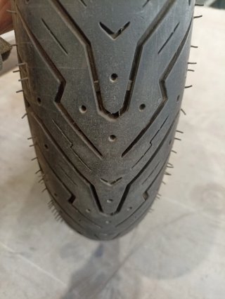 Rueda pirelli  para moto kymco 100/80-16