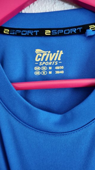 Camiseta deportiva hombre azul y negro