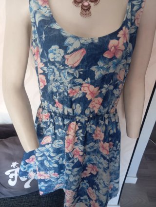 Vestido estilo denim floreado