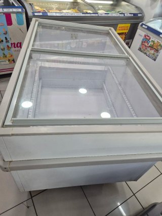 Congelador expositor 1.5m