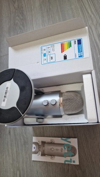 Micrófono Blue Yeti Plata